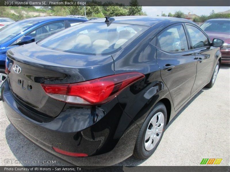 Phantom Black / Beige 2016 Hyundai Elantra SE