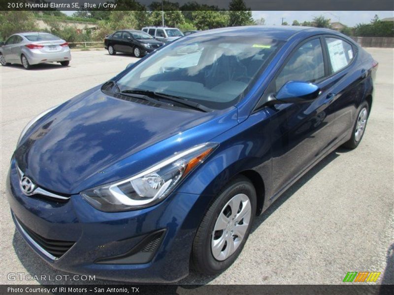 Front 3/4 View of 2016 Elantra SE