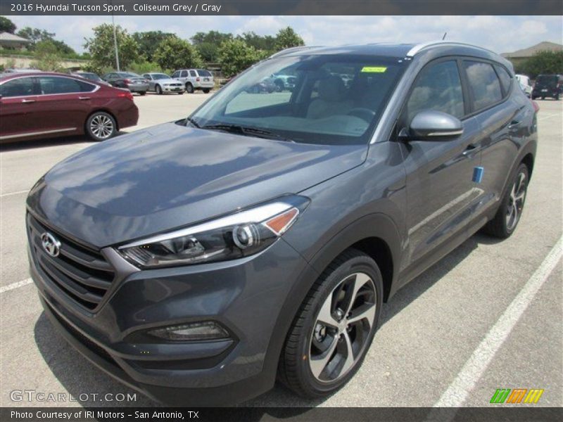 Front 3/4 View of 2016 Tucson Sport