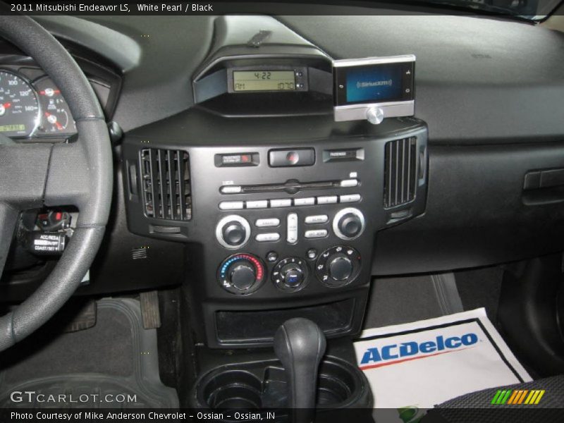 White Pearl / Black 2011 Mitsubishi Endeavor LS