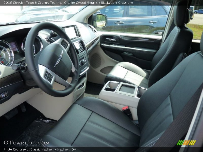  2016 Town & Country Touring Black/Light Graystone Interior