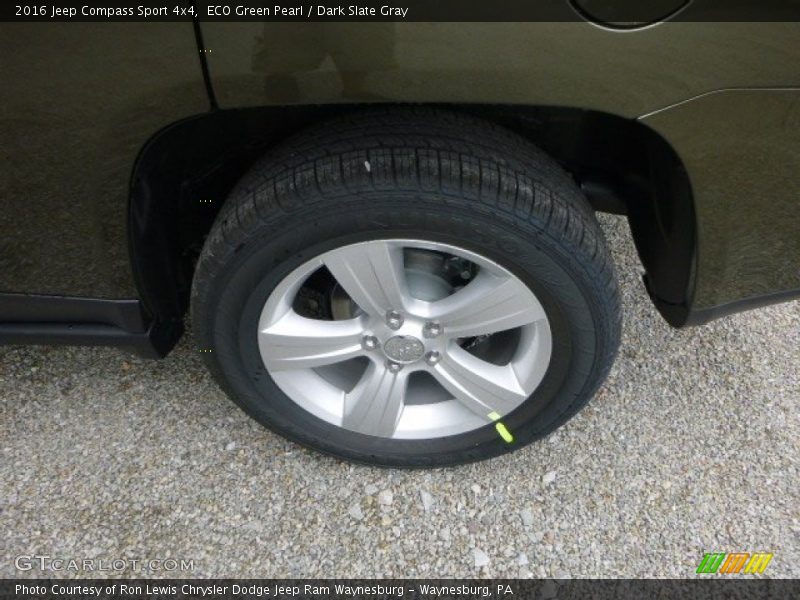 ECO Green Pearl / Dark Slate Gray 2016 Jeep Compass Sport 4x4