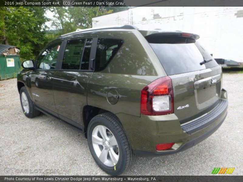 ECO Green Pearl / Dark Slate Gray 2016 Jeep Compass Sport 4x4