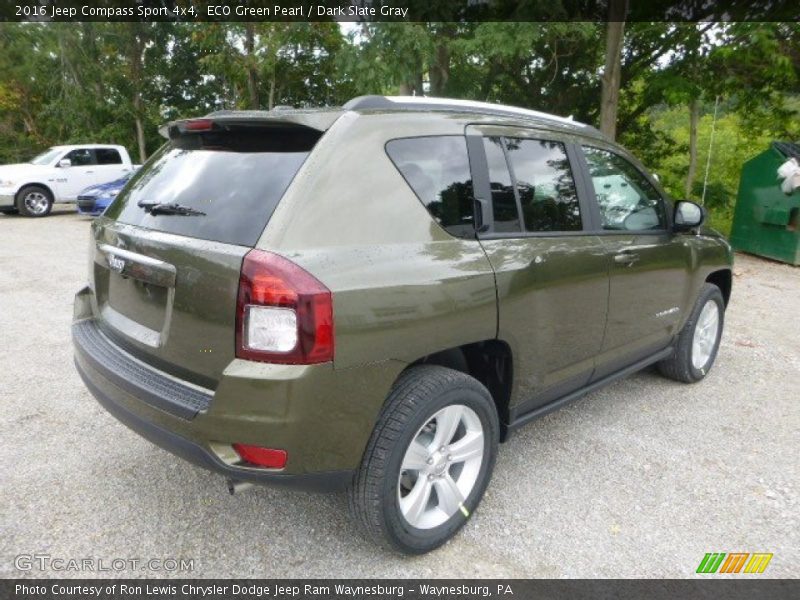 ECO Green Pearl / Dark Slate Gray 2016 Jeep Compass Sport 4x4