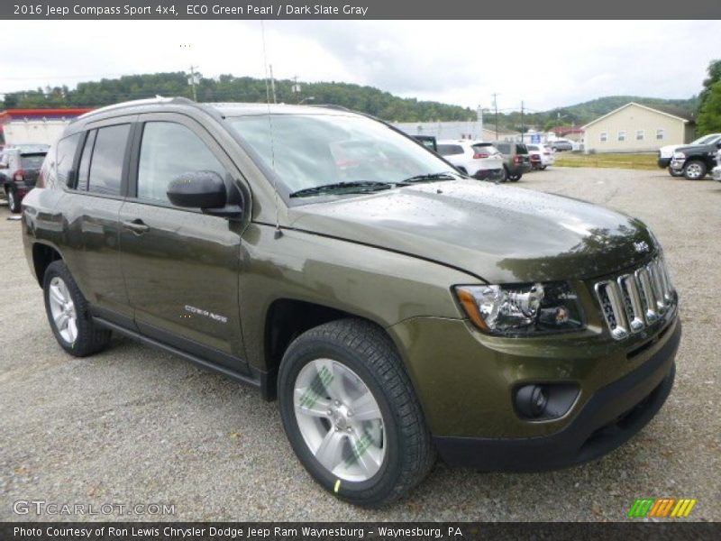 Front 3/4 View of 2016 Compass Sport 4x4