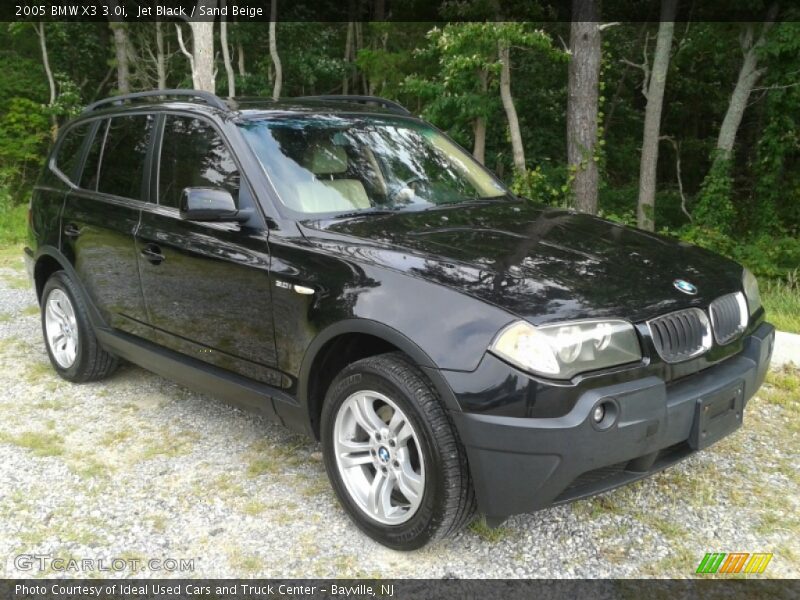 Front 3/4 View of 2005 X3 3.0i