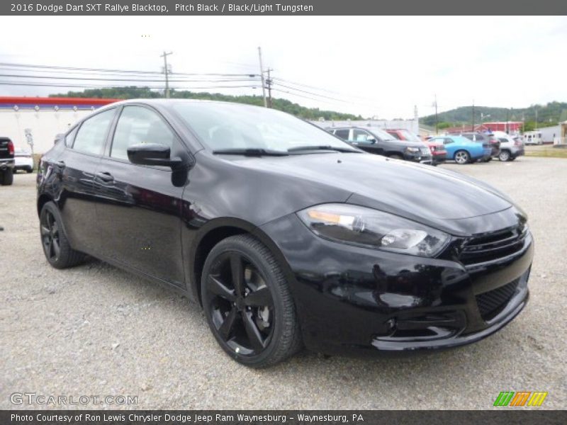 Front 3/4 View of 2016 Dart SXT Rallye Blacktop