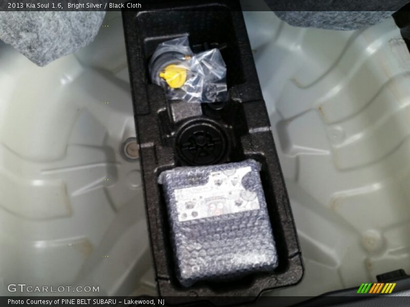 Bright Silver / Black Cloth 2013 Kia Soul 1.6