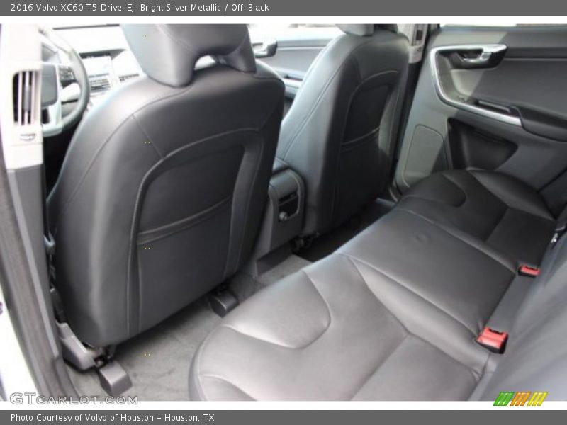 Bright Silver Metallic / Off-Black 2016 Volvo XC60 T5 Drive-E