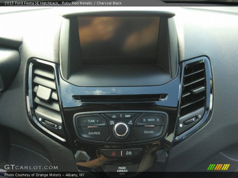 Ruby Red Metallic / Charcoal Black 2015 Ford Fiesta SE Hatchback