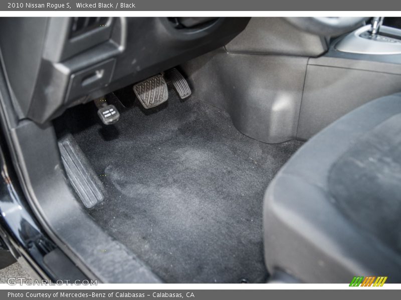 Wicked Black / Black 2010 Nissan Rogue S