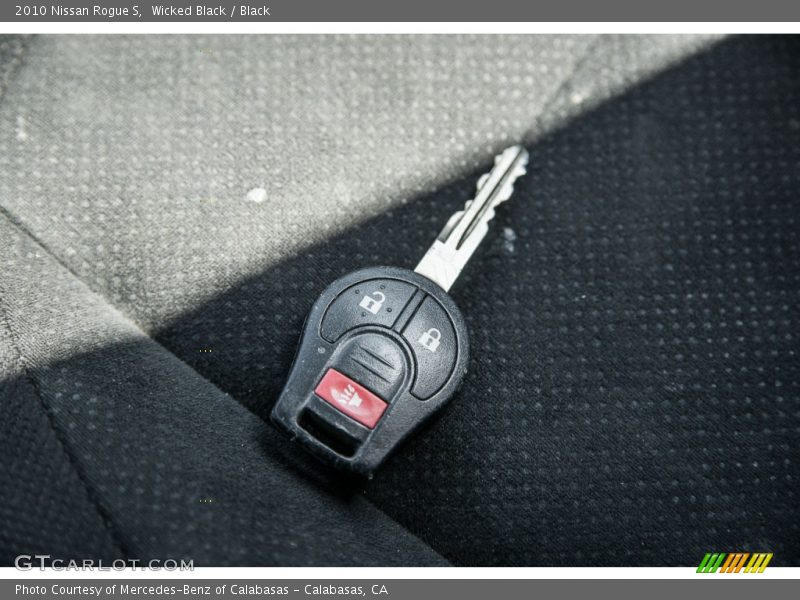 Wicked Black / Black 2010 Nissan Rogue S