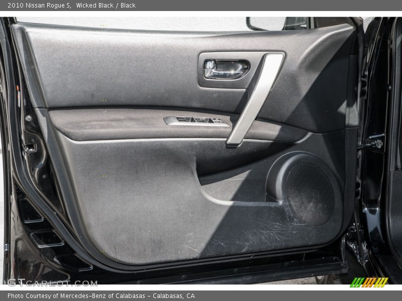 Wicked Black / Black 2010 Nissan Rogue S