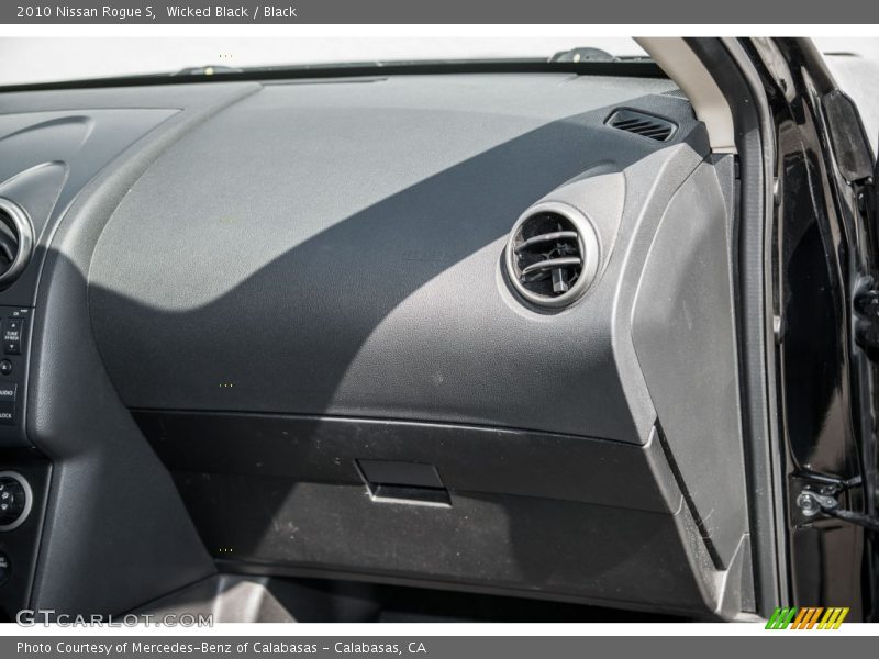 Wicked Black / Black 2010 Nissan Rogue S