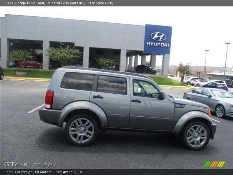 Mineral Gray Metallic / Dark Slate Gray 2011 Dodge Nitro Heat