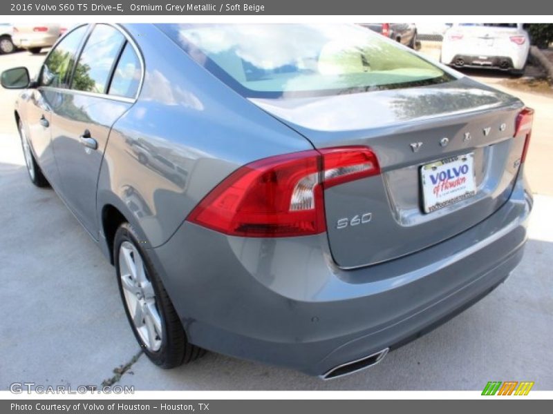 Osmium Grey Metallic / Soft Beige 2016 Volvo S60 T5 Drive-E