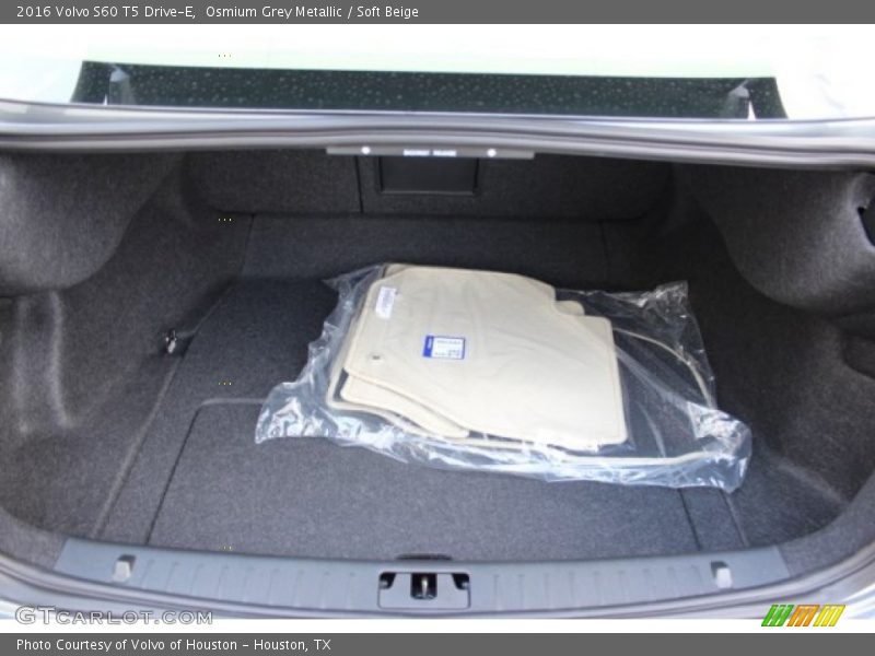 Osmium Grey Metallic / Soft Beige 2016 Volvo S60 T5 Drive-E