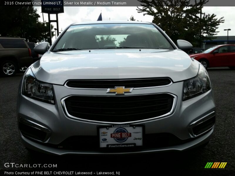 Silver Ice Metallic / Medium Titanium 2016 Chevrolet Cruze Limited LT