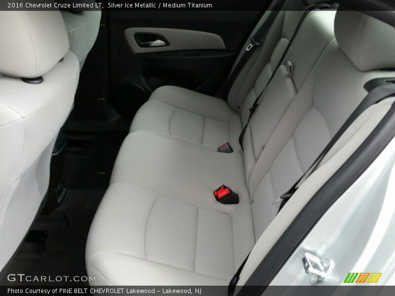 Silver Ice Metallic / Medium Titanium 2016 Chevrolet Cruze Limited LT