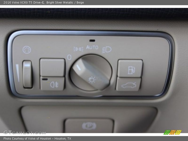 Bright Silver Metallic / Beige 2016 Volvo XC60 T5 Drive-E