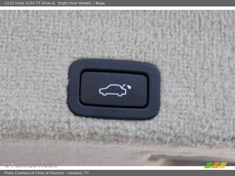 Bright Silver Metallic / Beige 2016 Volvo XC60 T5 Drive-E