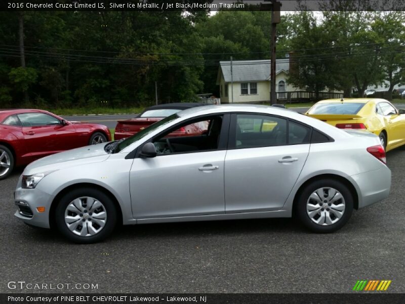 Silver Ice Metallic / Jet Black/Medium Titanium 2016 Chevrolet Cruze Limited LS