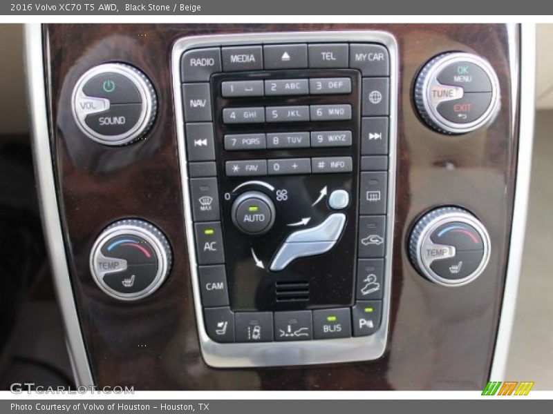 Controls of 2016 XC70 T5 AWD