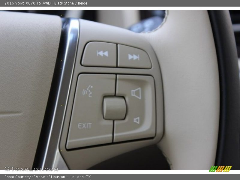 Controls of 2016 XC70 T5 AWD