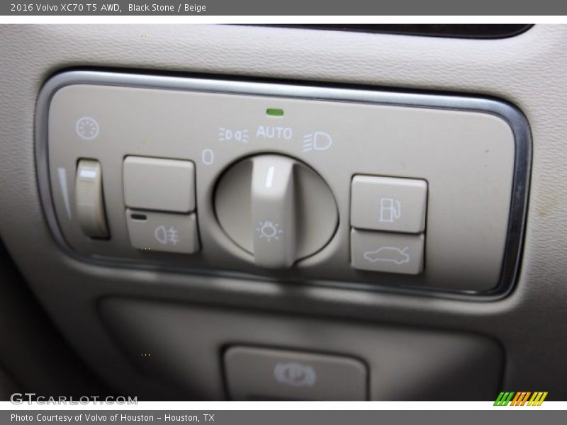 Controls of 2016 XC70 T5 AWD