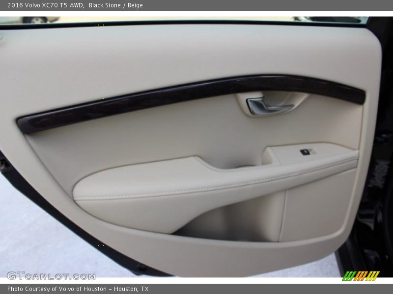 Door Panel of 2016 XC70 T5 AWD