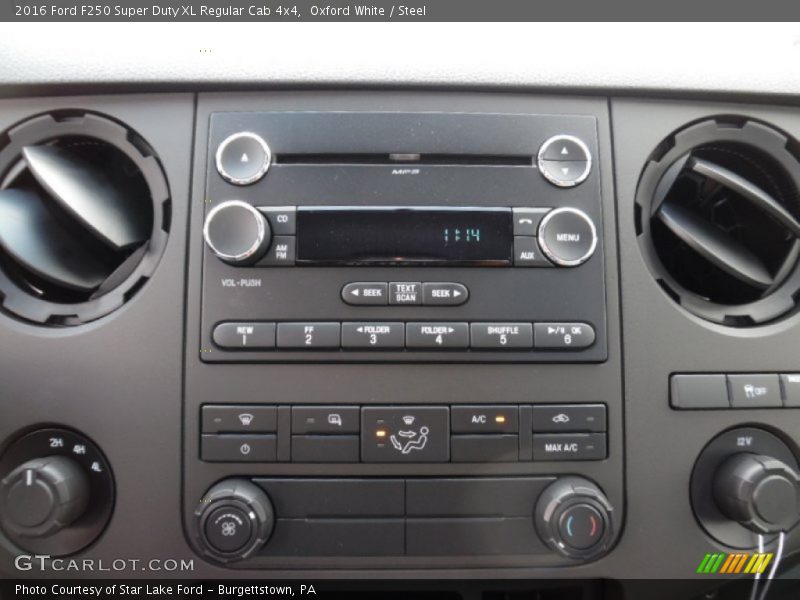 Controls of 2016 F250 Super Duty XL Regular Cab 4x4
