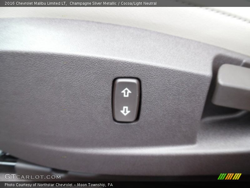 Champagne Silver Metallic / Cocoa/Light Neutral 2016 Chevrolet Malibu Limited LT