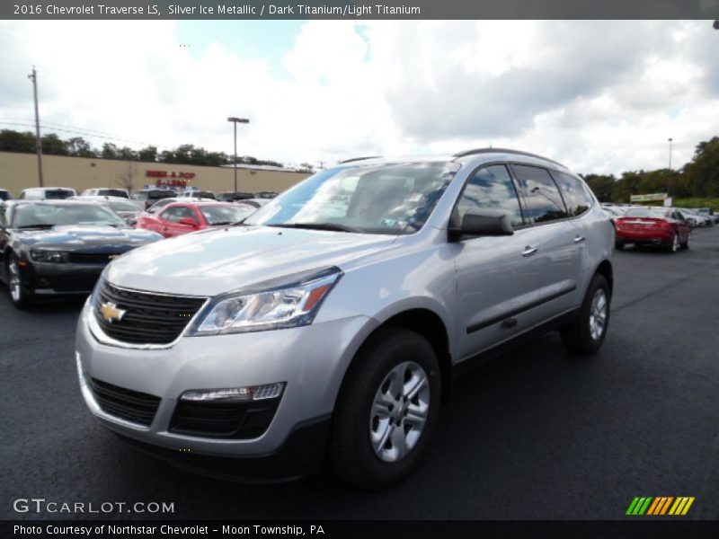 Front 3/4 View of 2016 Traverse LS