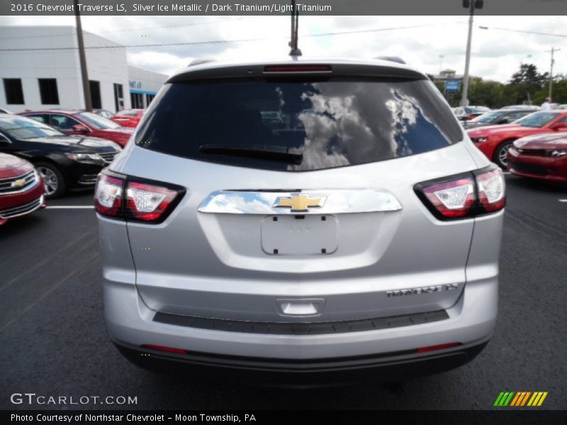 Silver Ice Metallic / Dark Titanium/Light Titanium 2016 Chevrolet Traverse LS