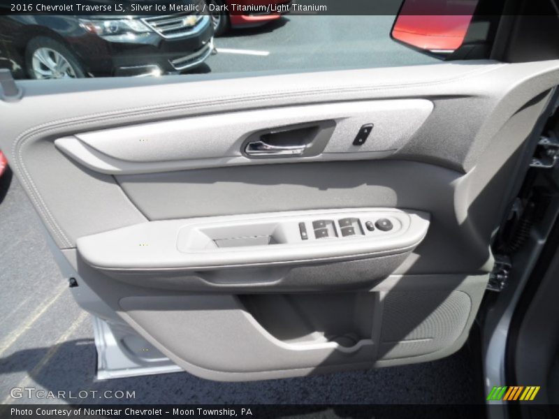 Silver Ice Metallic / Dark Titanium/Light Titanium 2016 Chevrolet Traverse LS