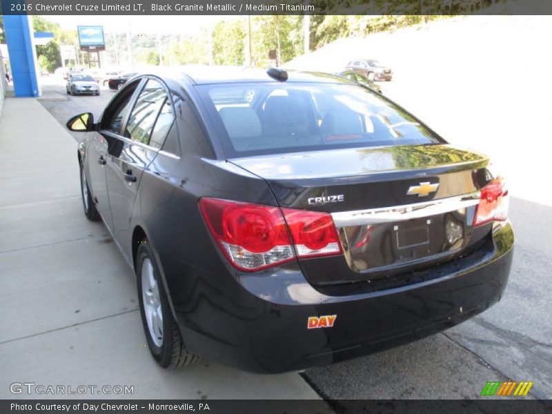 Black Granite Metallic / Medium Titanium 2016 Chevrolet Cruze Limited LT