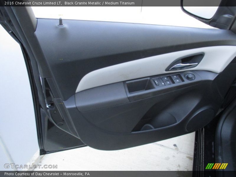 Black Granite Metallic / Medium Titanium 2016 Chevrolet Cruze Limited LT