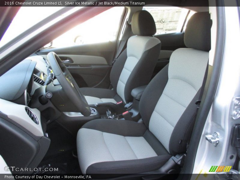 Silver Ice Metallic / Jet Black/Medium Titanium 2016 Chevrolet Cruze Limited LS
