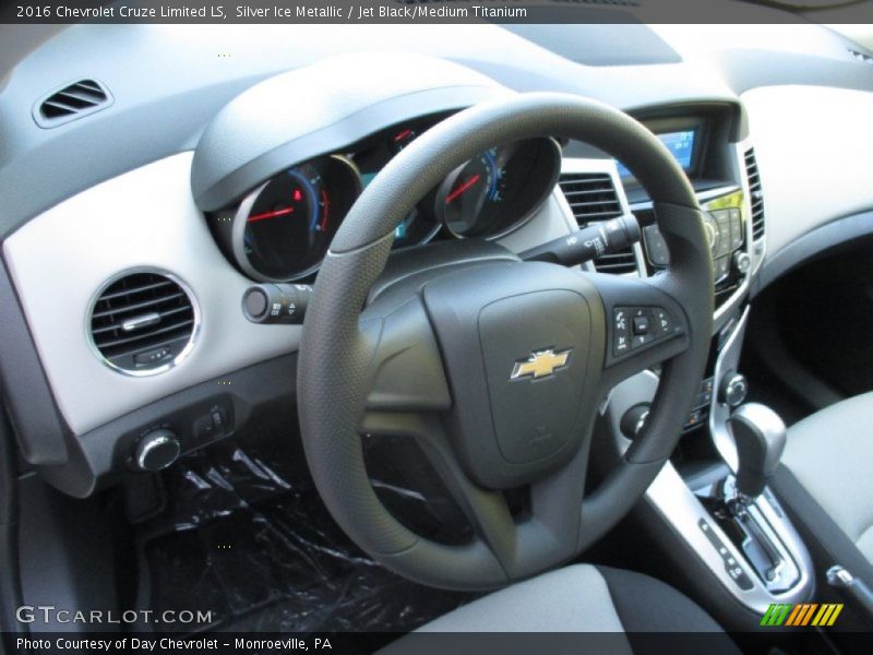 Silver Ice Metallic / Jet Black/Medium Titanium 2016 Chevrolet Cruze Limited LS