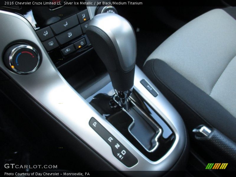 Silver Ice Metallic / Jet Black/Medium Titanium 2016 Chevrolet Cruze Limited LS