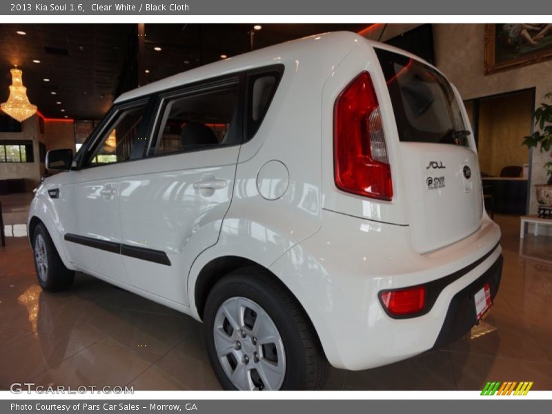 Clear White / Black Cloth 2013 Kia Soul 1.6