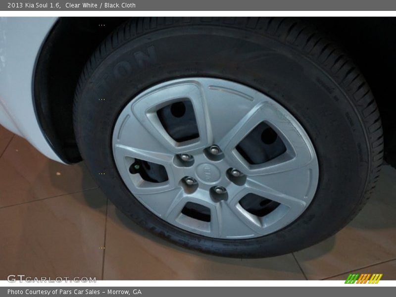 Clear White / Black Cloth 2013 Kia Soul 1.6