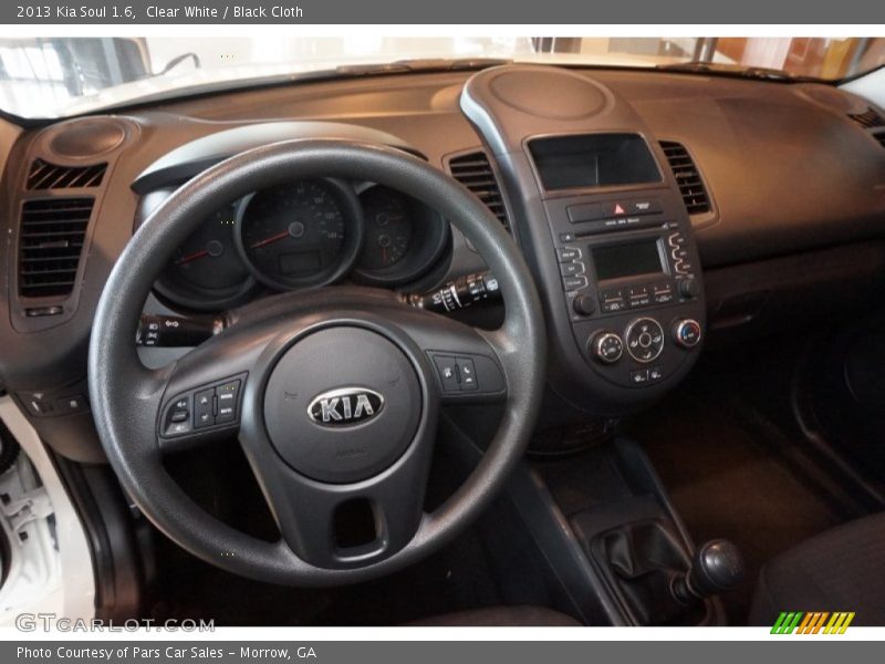 Clear White / Black Cloth 2013 Kia Soul 1.6