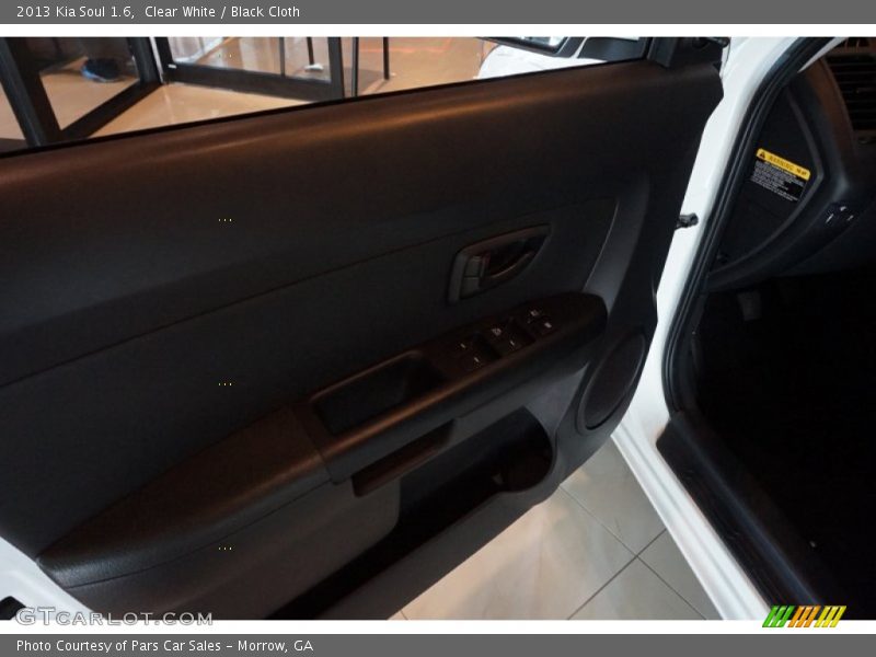 Clear White / Black Cloth 2013 Kia Soul 1.6