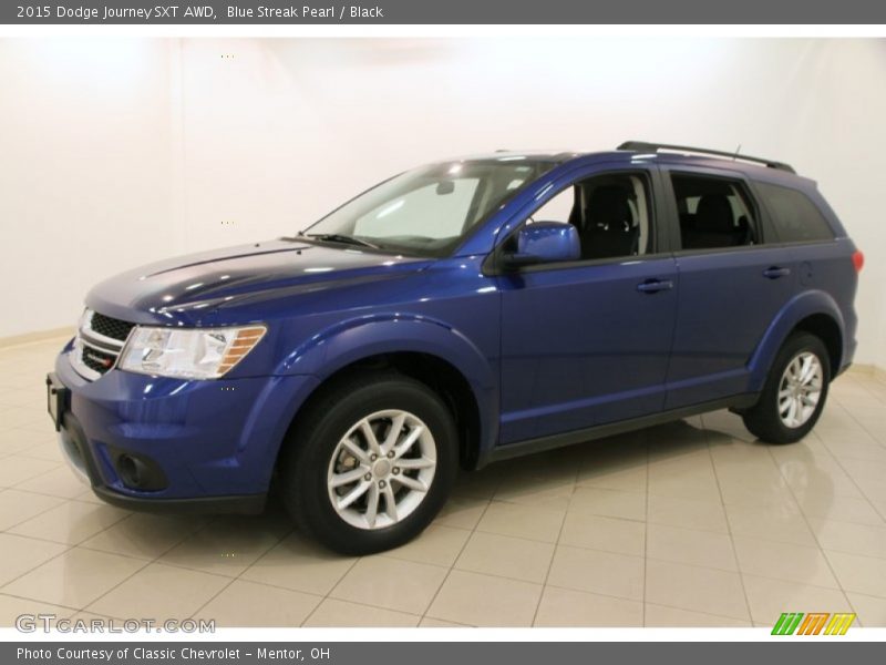 Front 3/4 View of 2015 Journey SXT AWD