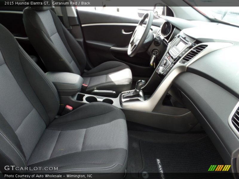 Geranium Red / Black 2015 Hyundai Elantra GT
