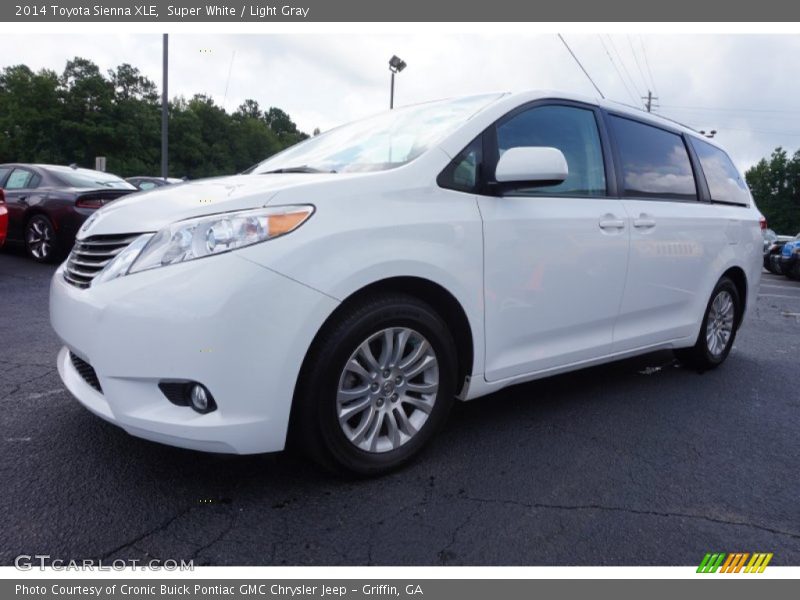 Super White / Light Gray 2014 Toyota Sienna XLE