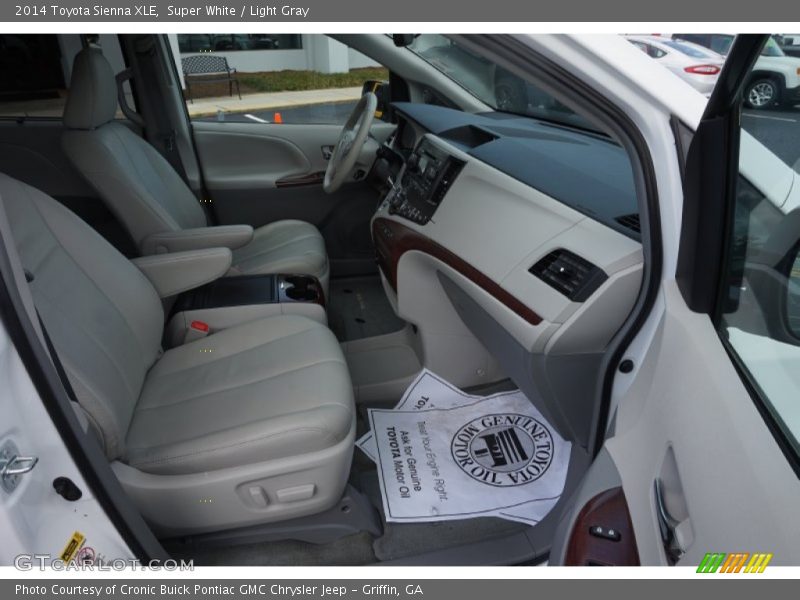 Super White / Light Gray 2014 Toyota Sienna XLE