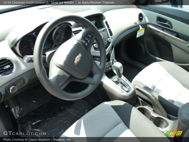 Silver Ice Metallic / Jet Black/Medium Titanium 2016 Chevrolet Cruze Limited LS