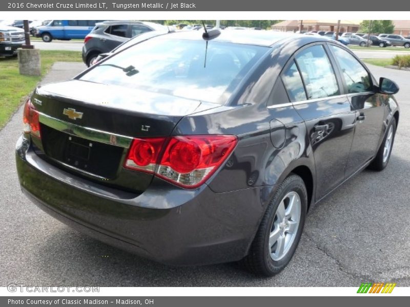 Tungsten Metallic / Jet Black 2016 Chevrolet Cruze Limited LT